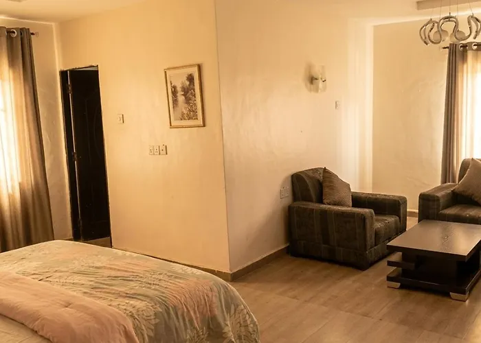 Edo Global Hotel & Suites